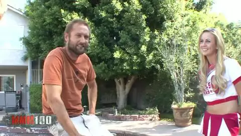 2 bites pour la pom-pom girl photo 01