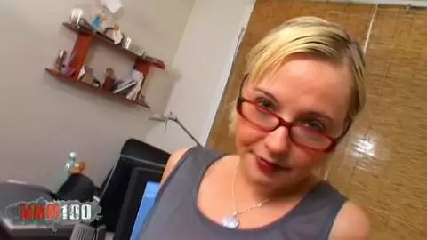 Sodomie sur le bureau avec la petite blonde française à petits seins Maeva Blue photo 01