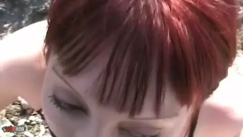 Baise en POV dans la foret avec une petite bombe rousse Mahylis photo 10
