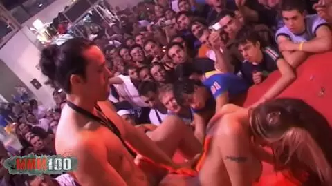 Scène porno en public au festival de Barcelone photo 07