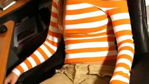 La superbe teen blonde Marta se déshabillant  photo 1