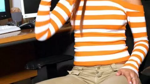 La superbe teen blonde Marta se déshabillant  photo 3