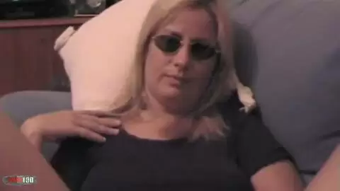 Salope cougar amateur se dévoile intégralement  photo 12