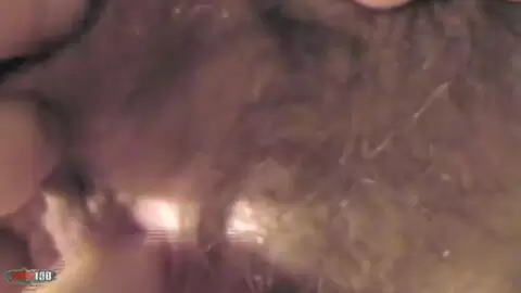 Une milf blonde se branle et nous montre sa grosse chatte poilue photo 16