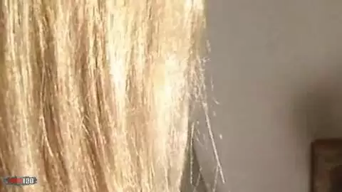 Rasage de la chatte poilue de Martha photo 16