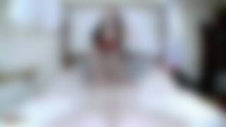 Megan Ã©crase son gros cul s...