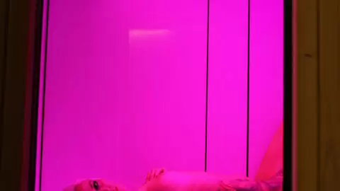 La star du porno teen blonde Milky pose  photo 4