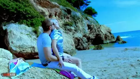 Milky Cooper se fait bien enculer à la plage par Léo photo 02