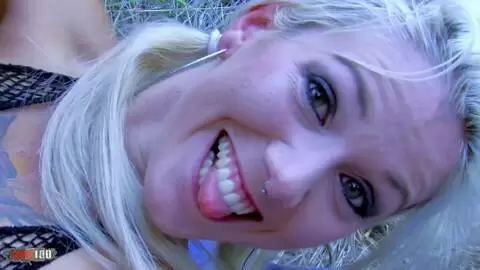 Blonde tatouée se fait enculer  photo 06