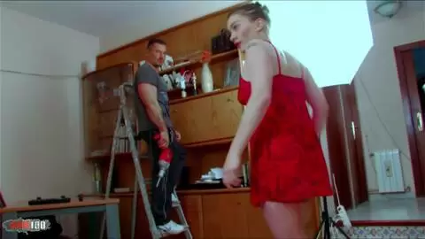 Belle MILF française Millie Espiegle se fait défoncer le cul par la grosse queue de Atila photo 01