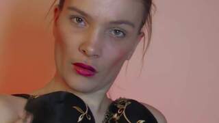 La ravissante brune millie esp