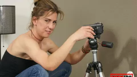 Vieille chienne se fout à poil intégralement  photo 5