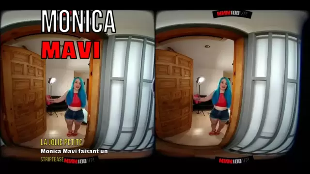 La jolie petite Monica Mavi faisant...