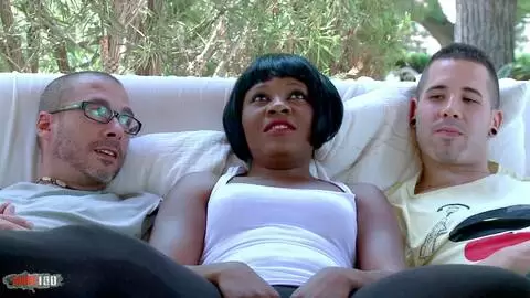 Video de l'interview sexy avec Nancy Love 