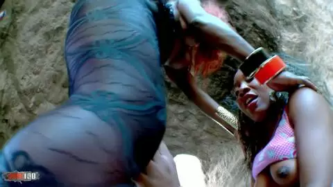 Lesbiennes blacks se mettent des godes photo 03