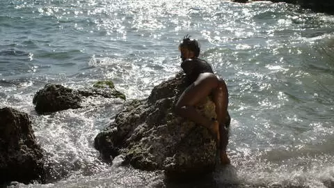 La belle black Naomi Lionness se déshabillant  photo 12