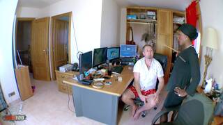 Naomi lionness se fait dÃ©bo...