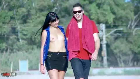 La belle française Natacha Guapa se fait enculer sur une plage publique photo 01