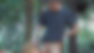 Un voyeur filme en mec se fais