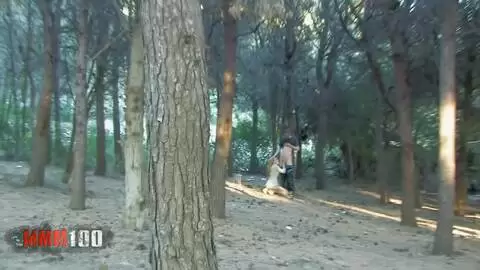 Un voyeur filme en mec se faisant sucer dans les bois photo 10