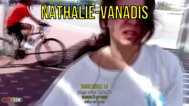 Baise anale à la plage avec Nathalie Vanadis et ses gros seins naturels