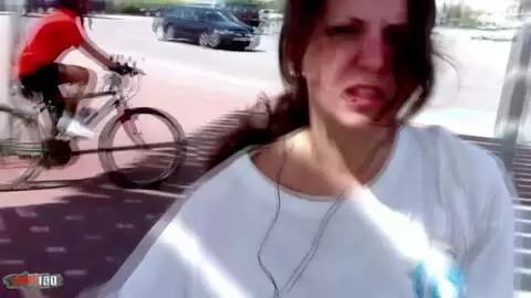 Baise anale à la plage avec Nathalie Vanadis et ses gros seins naturels photo 01