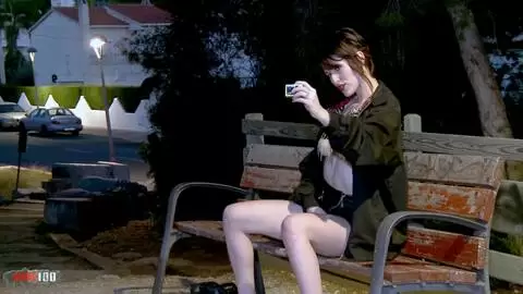 Nerea Falco essaie de jouer à la domina et se fait défoncer photo 01