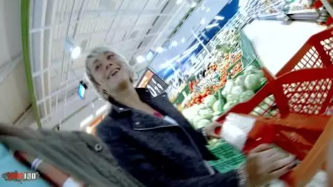 Baise anale extrême dans la cuisine avec la chaude blonde française Nicky Wayne photo 01