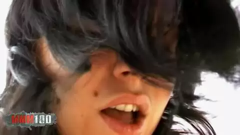 Nikita Une jolie jeune amatrice française enculée bien profondément sur le lit photo 15