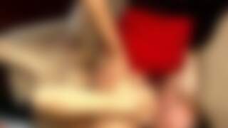 Nikki little en face sitting a