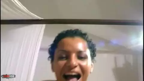 La ravissante jeune black Nina Lisa faisant un striptease  photo 10