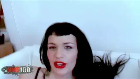 2 pornstars lesbiennes en pleine action ! photo 01