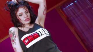 Un strip tease trÃ¨s rock'n ...