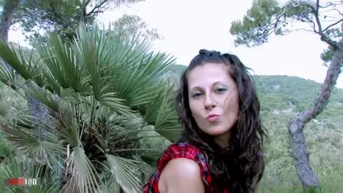 Noemi Joly dans une série de photos très HOT photo 02