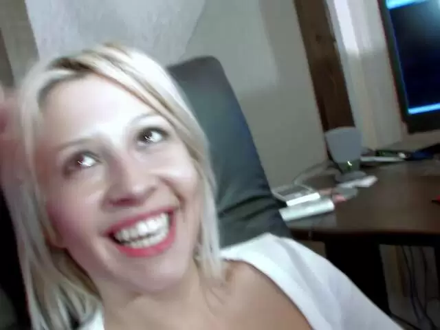 Interview et fellation avec la belle et Jeune Nyl Bahia et sa copine Steph Debar photo 4