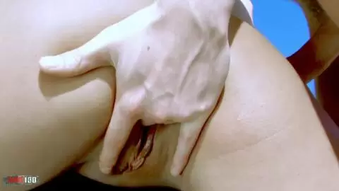 La belle petite tahitienne Oldia Paris se fait défoncer la chatte humide sur une plage espagnole photo 04