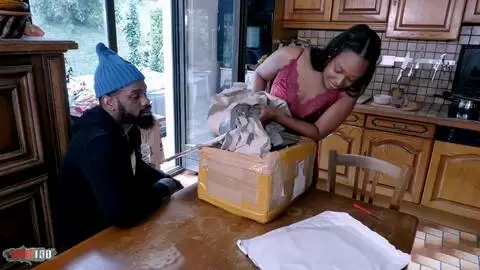 Scène 100% black avec la jeune colombienne Paris qui se fais baiser par Django photo 01