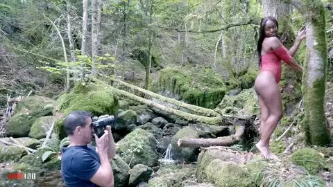 Nikao se régale dans la chatte de Paris, une belle petite colombienne black photo 01