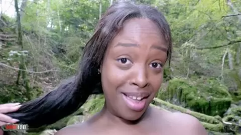 Nikao se régale dans la chatte de Paris, une belle petite colombienne black photo 16