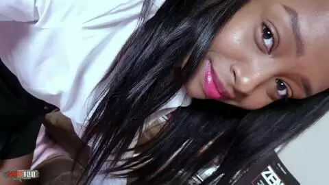 Petite baise sympa devant la webcam avec la belle colombienne black Paris photo 01