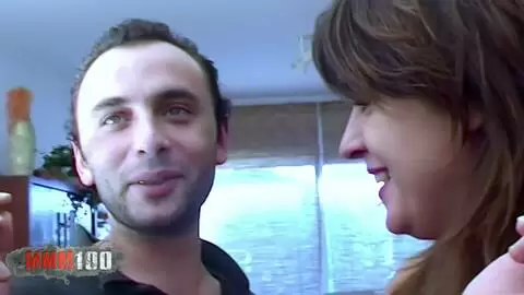 Avec mon pote Alex on se tape deux brunes espagnoles en manque de bites  photo 01