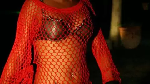 La ravissante teen black Priska Farel se déshabillant  photo 07