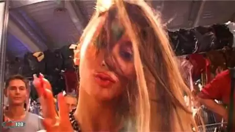 Show de Angelina au salon de Prova 2006 (part 02) photo 16