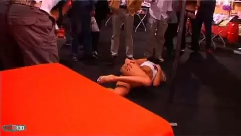 Show de Angelina au salon de Prova 2006  photo 07