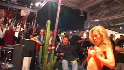 Show de Lady Margaux au salon de Prova 2006 (part 05) photo 07