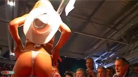 Show de Lady Margaux au salon de Prova 2006 (part 08) photo 04