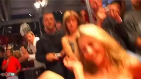 Show de Lady Margaux au salon de Prova 2006 (part 08) photo 16