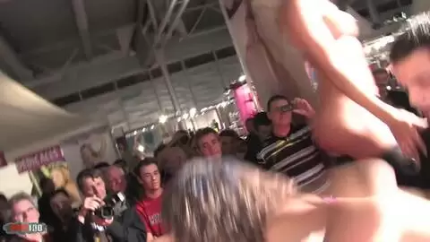 Show de Charlotte De Castille et Lady Margaux au salon de Prova 2007  photo 11