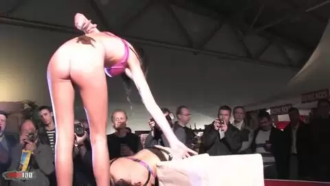 Show de Naty Pink et Charlotte De Castille au salon de Prova 2007  photo 06