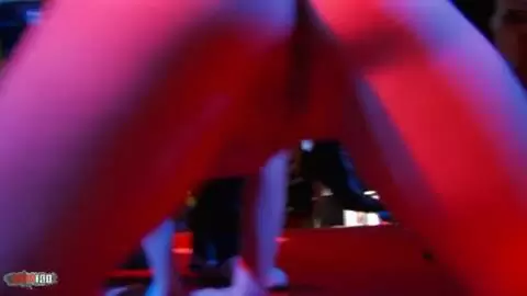 Show de Allya et Angie Kiss au salon de Prova 2008 (part 01) photo 15